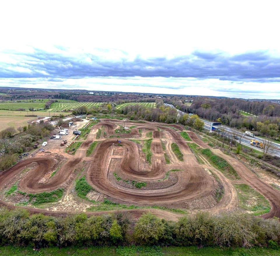 Flackwell Heath  gallery image 1